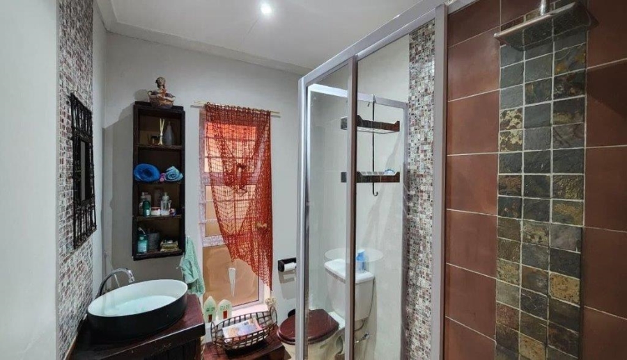 3 Bedroom Property for Sale in Wavecrest Eastern Cape